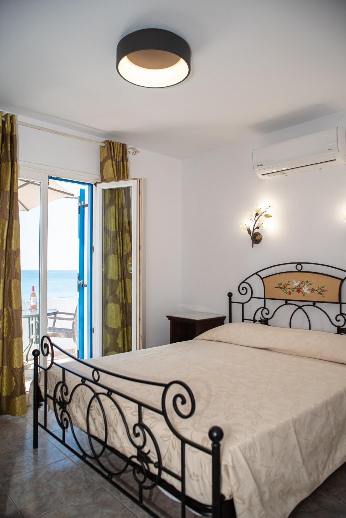 Deep Blue Aparthotel Ájos Prokópios Eksteriør bilde